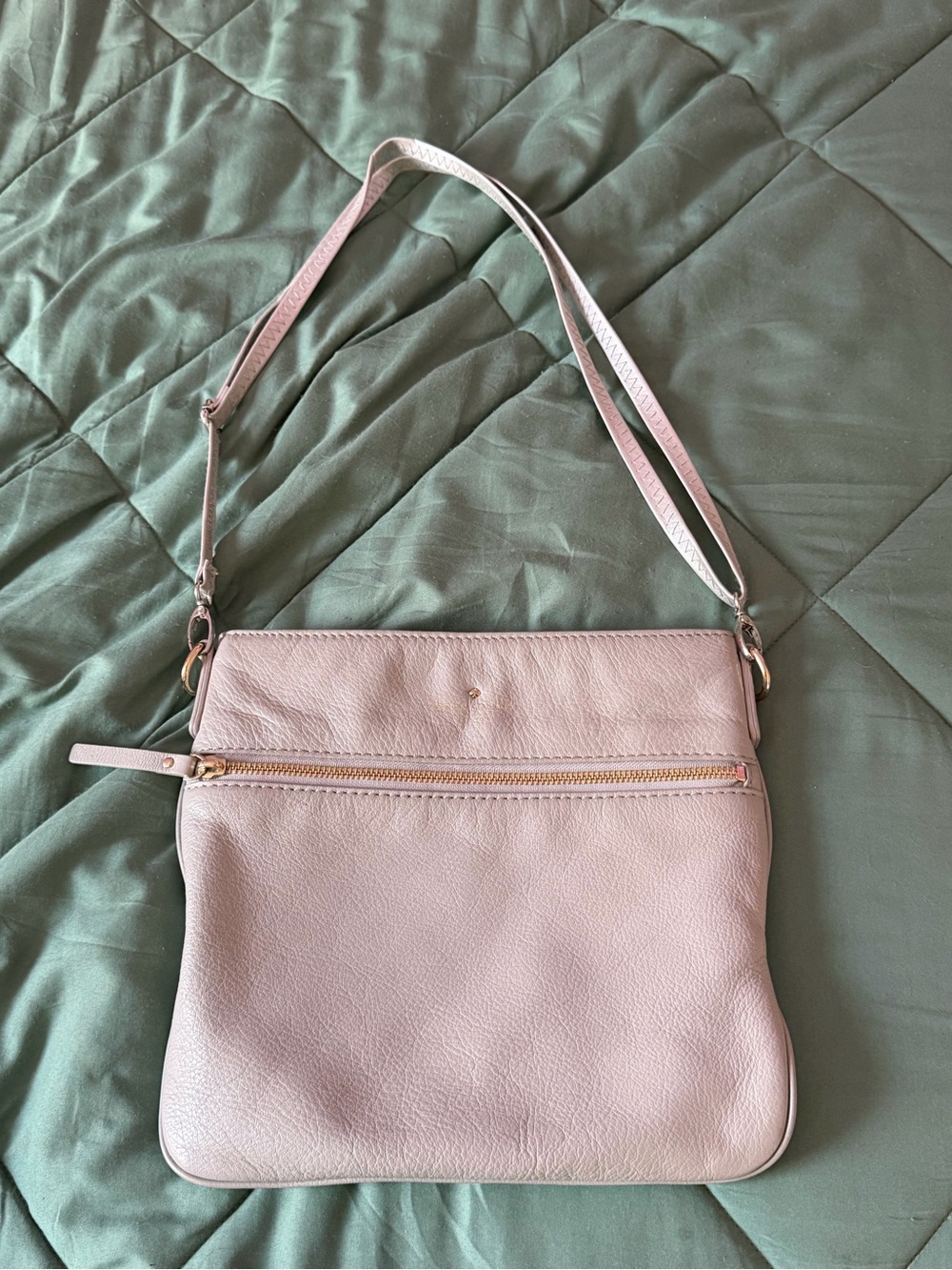 Kate spade light gray/silver crossbody bag